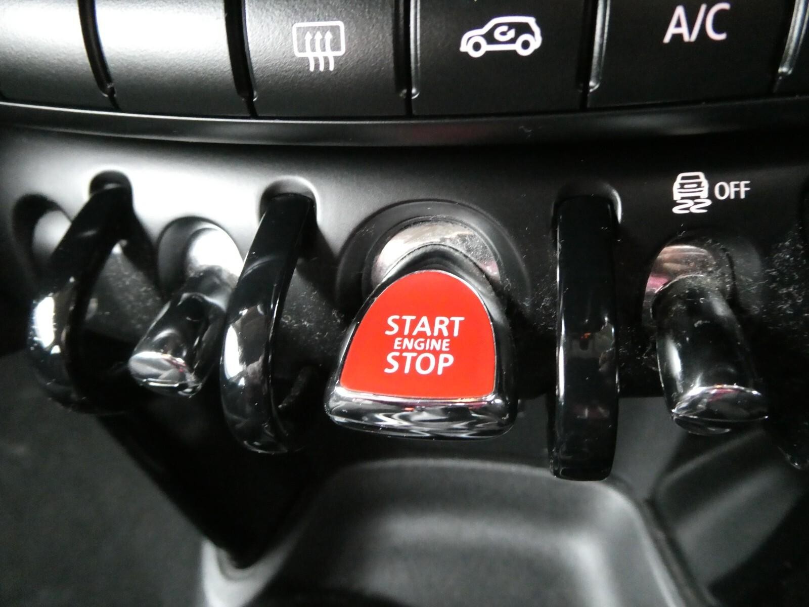 MINI Hatch 2.0 Cooper S 5dr (WM15ZKW) image 28