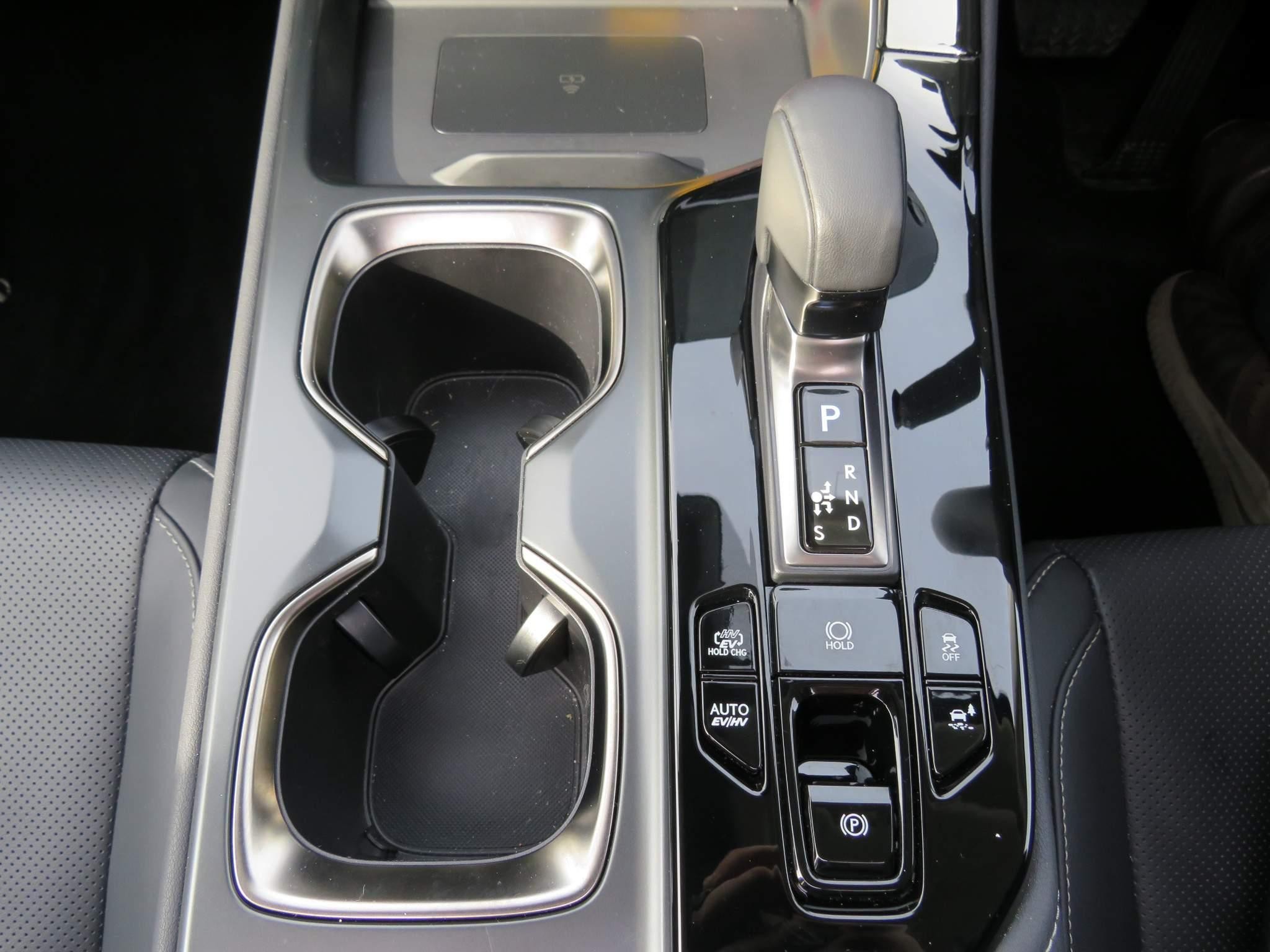 Lexus NX 450h+ 2.5 5dr Premium Plus Pack/Sunroof (NA73FVC) image 17