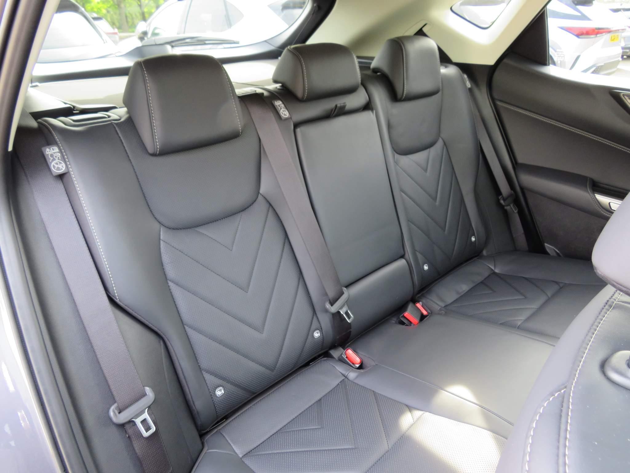 Lexus NX 450h+ 2.5 5dr Premium Plus Pack/Sunroof (NA73FVC) image 18