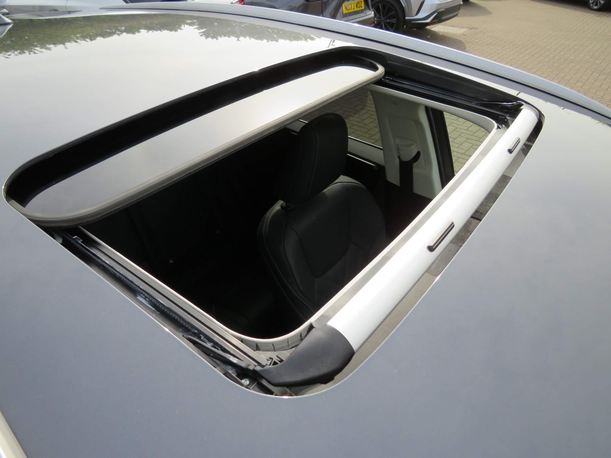 Lexus NX 450h+ 2.5 5dr Premium Plus Pack/Sunroof (NA73FVC) image 22
