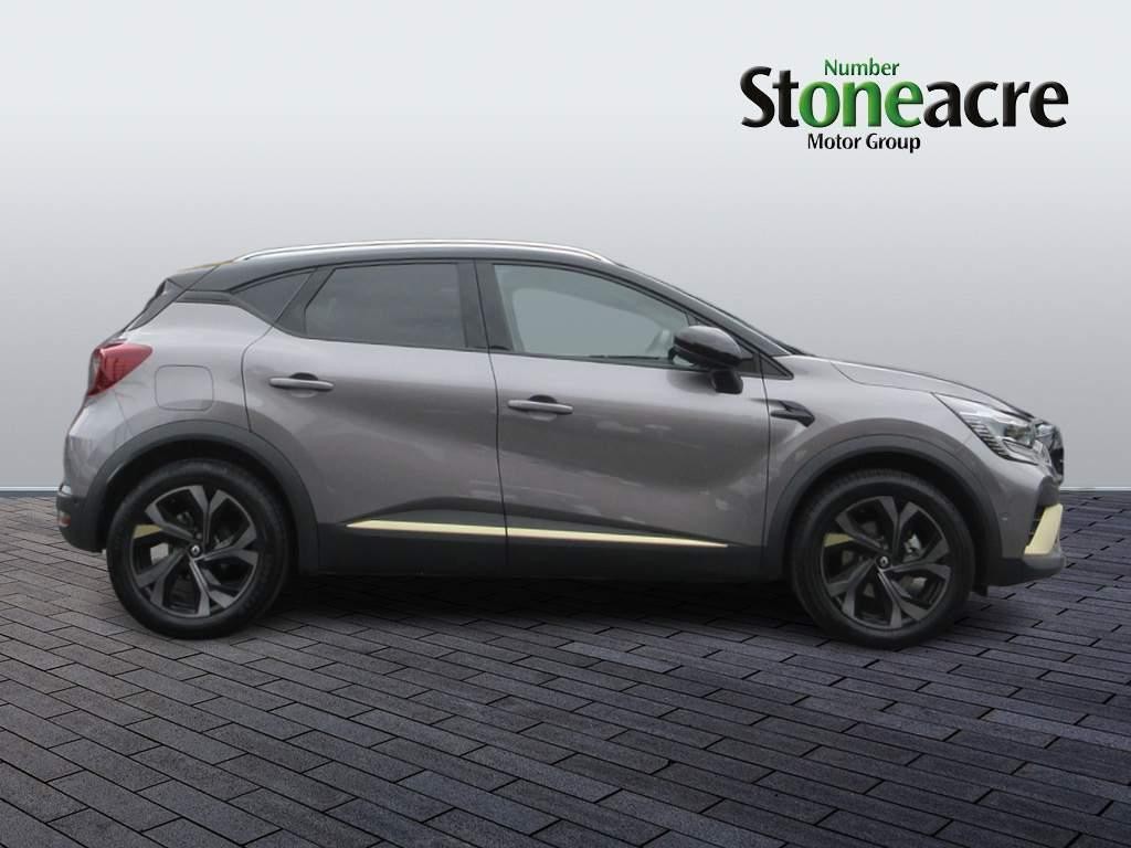 Renault Captur Image 2