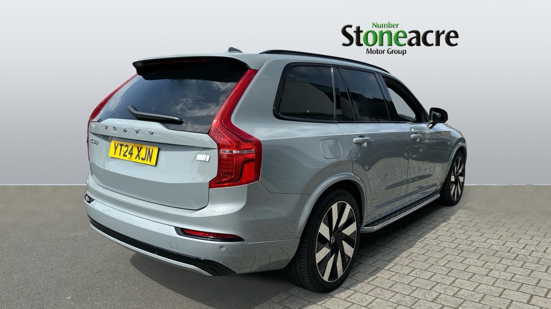 Volvo XC90 Image 8