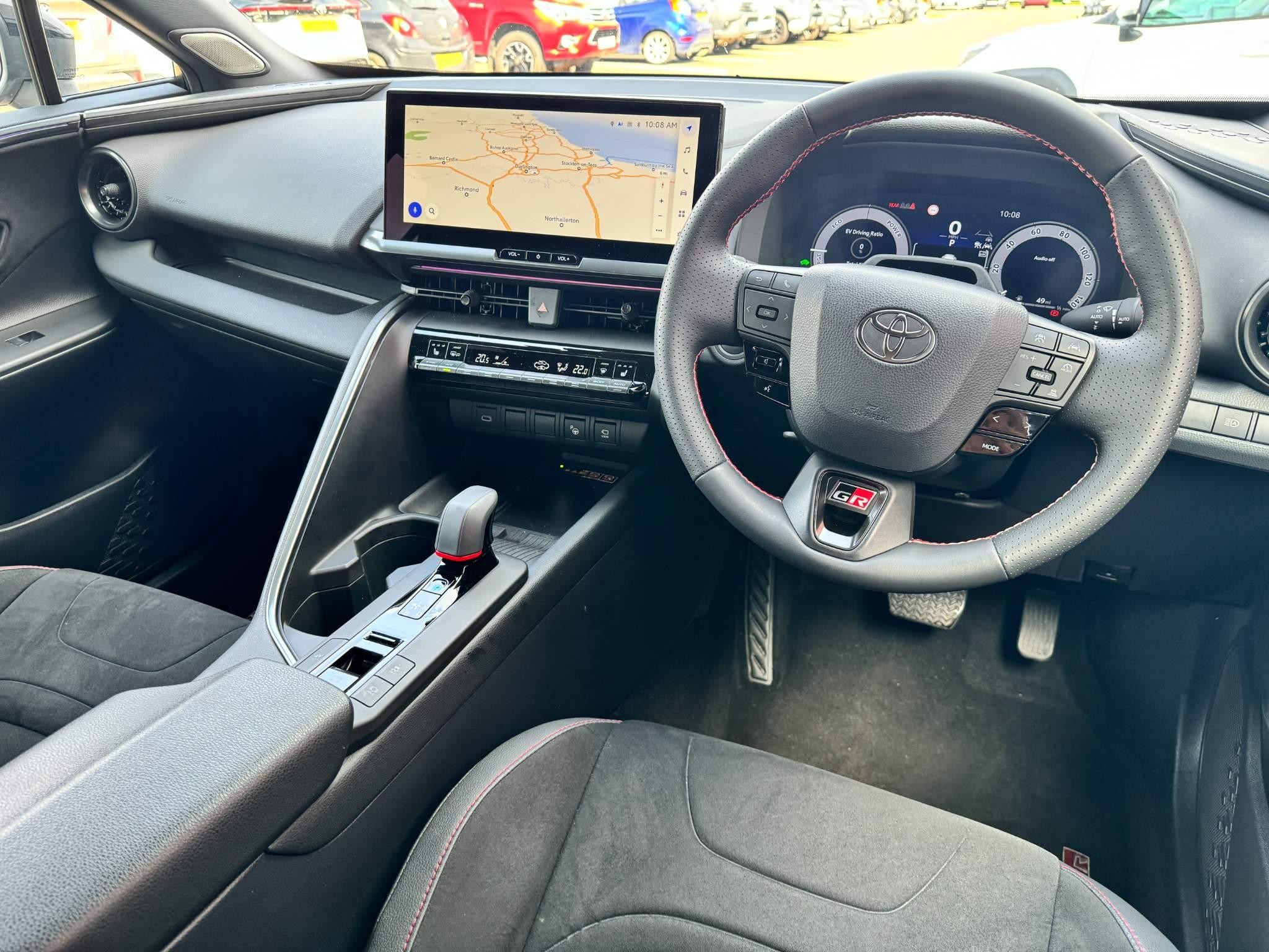 Toyota C-HR Image 16