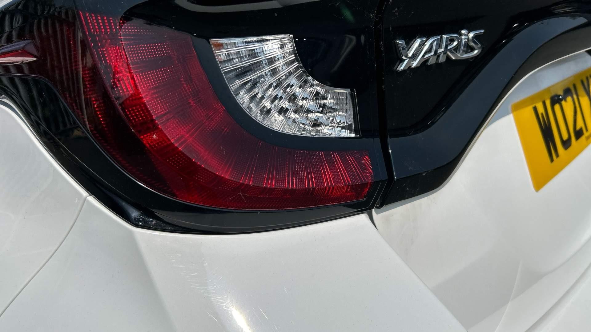 Toyota Yaris 1.5 Hybrid Icon 5dr CVT (WO21XXN) image 46