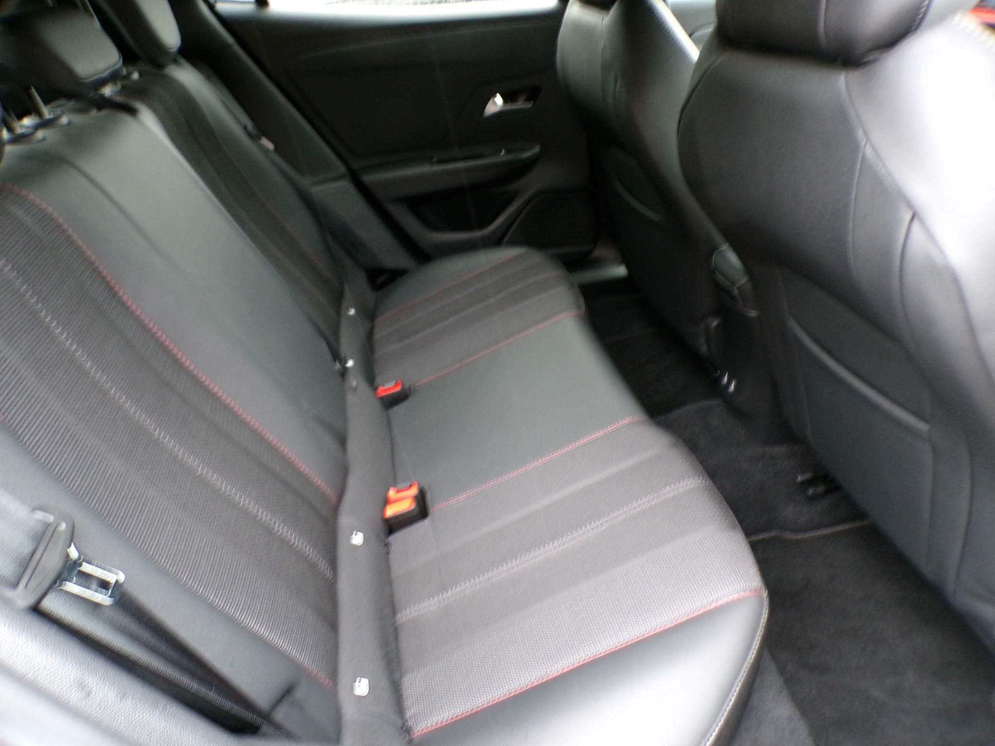 Vauxhall Mokka 1.2 Turbo SRi Nav Premium 5dr (NV71HKB) image 19