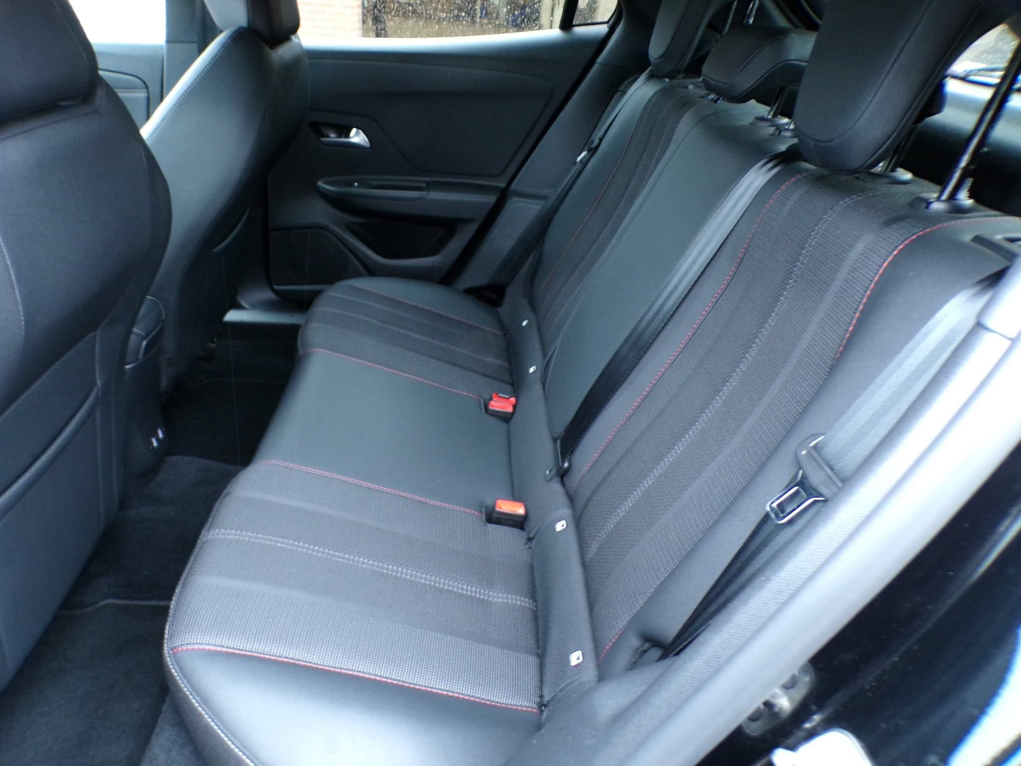 Vauxhall Mokka 1.2 Turbo SRi Nav Premium 5dr (NV71HKB) image 20