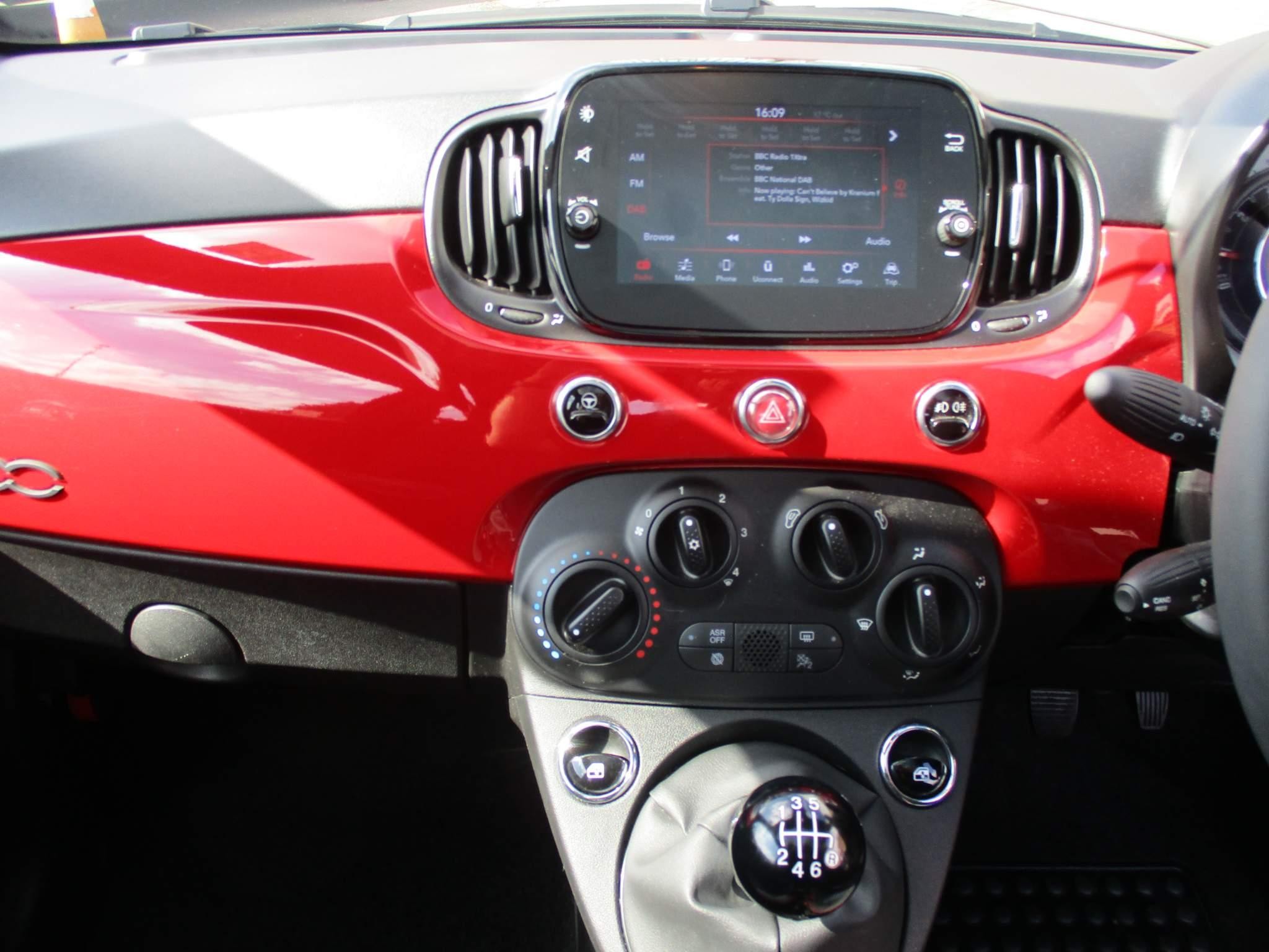 Fiat 500 Hybrid Image 16