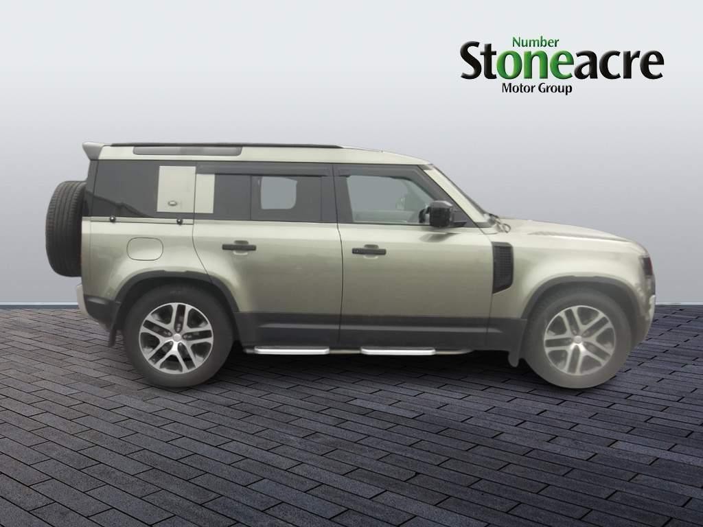 Land Rover Defender 110 2.0 SD4 S SUV 5dr Diesel Auto 4WD Euro 6 (s/s) (240 ps) (YS20SCZ) image 1