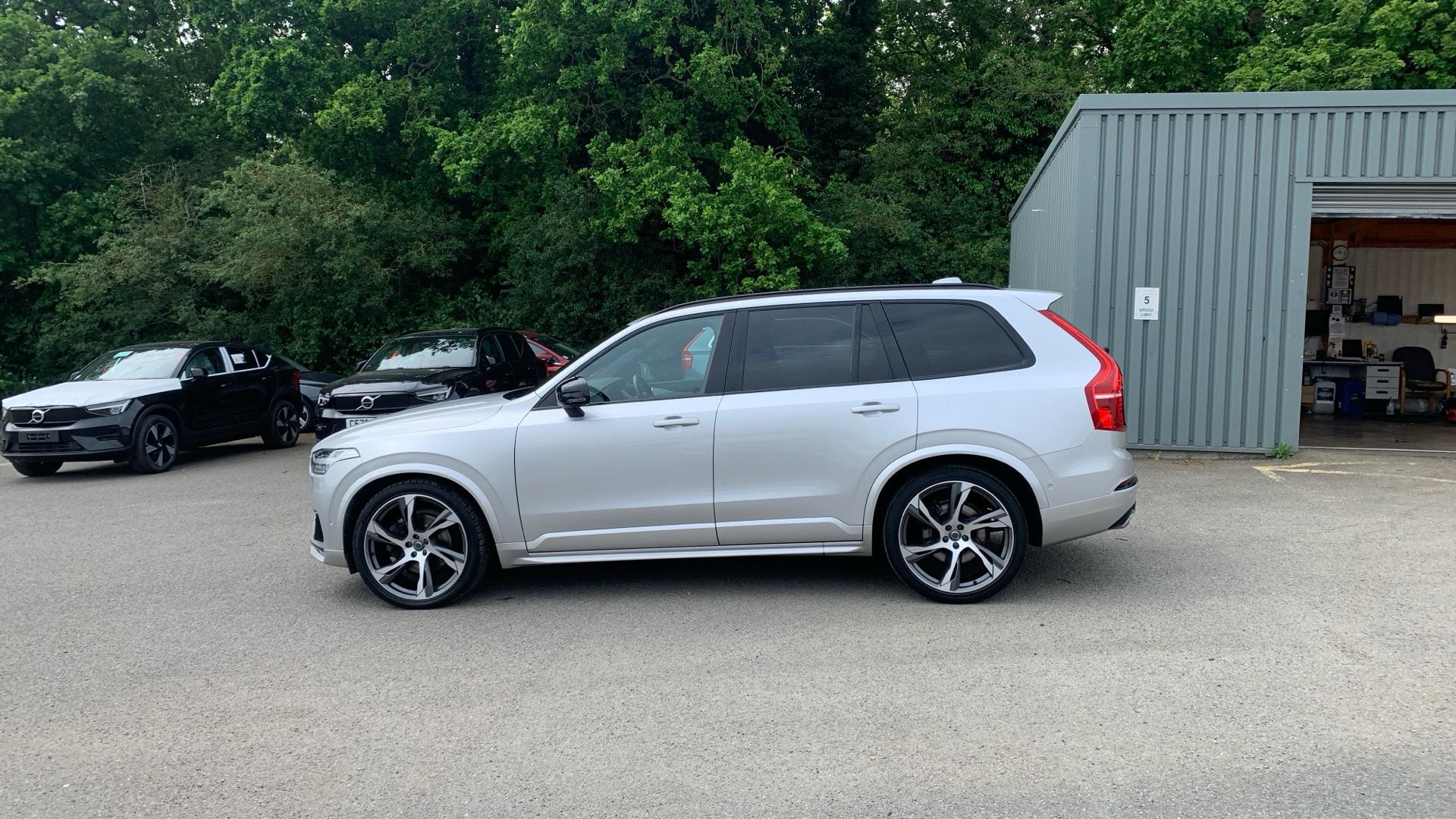 Volvo XC90 2.0 B5D [235] R DESIGN Pro 5dr AWD Geartronic (KN20CGG) image 8