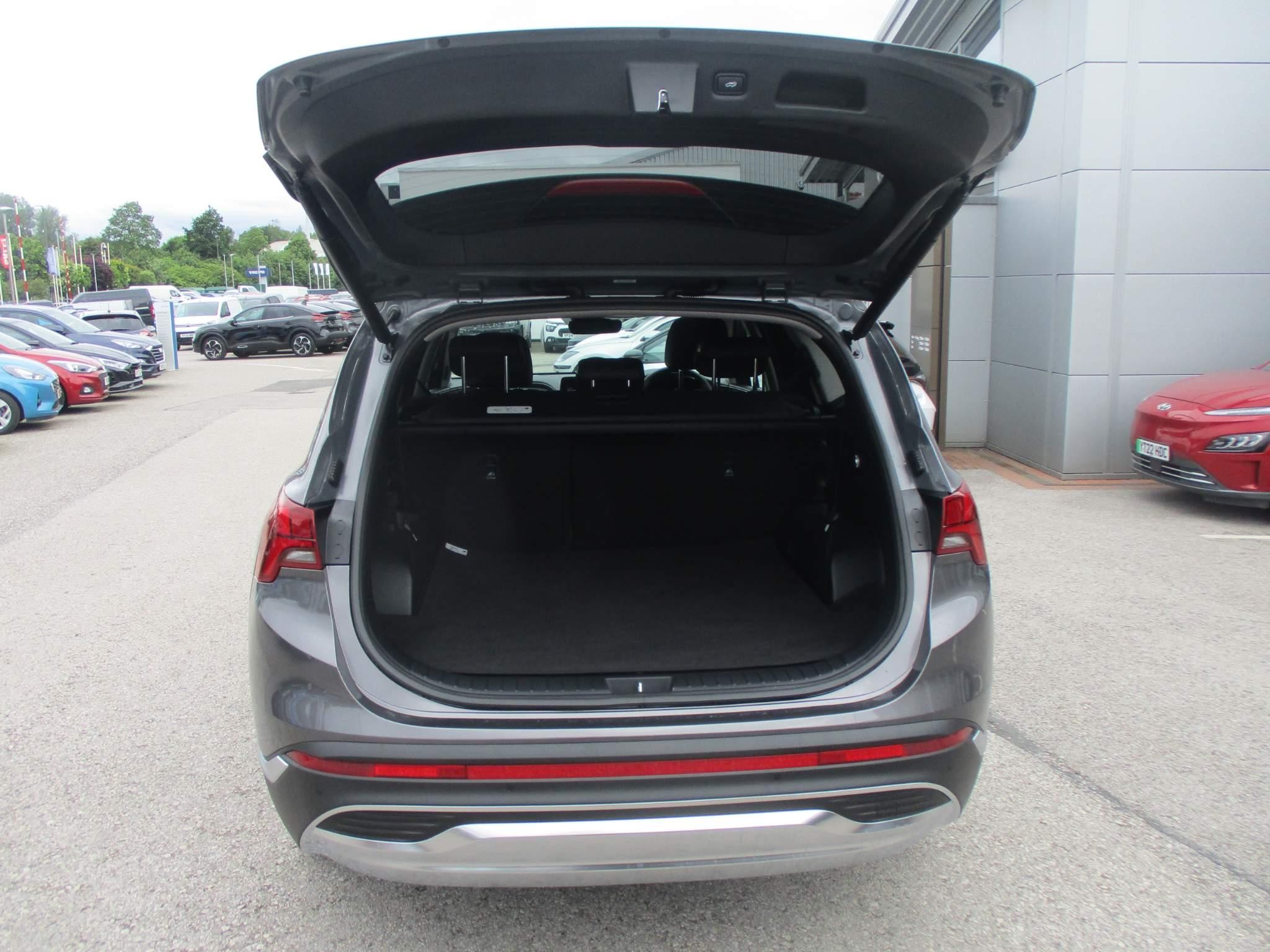 Hyundai SANTA FE Image 18