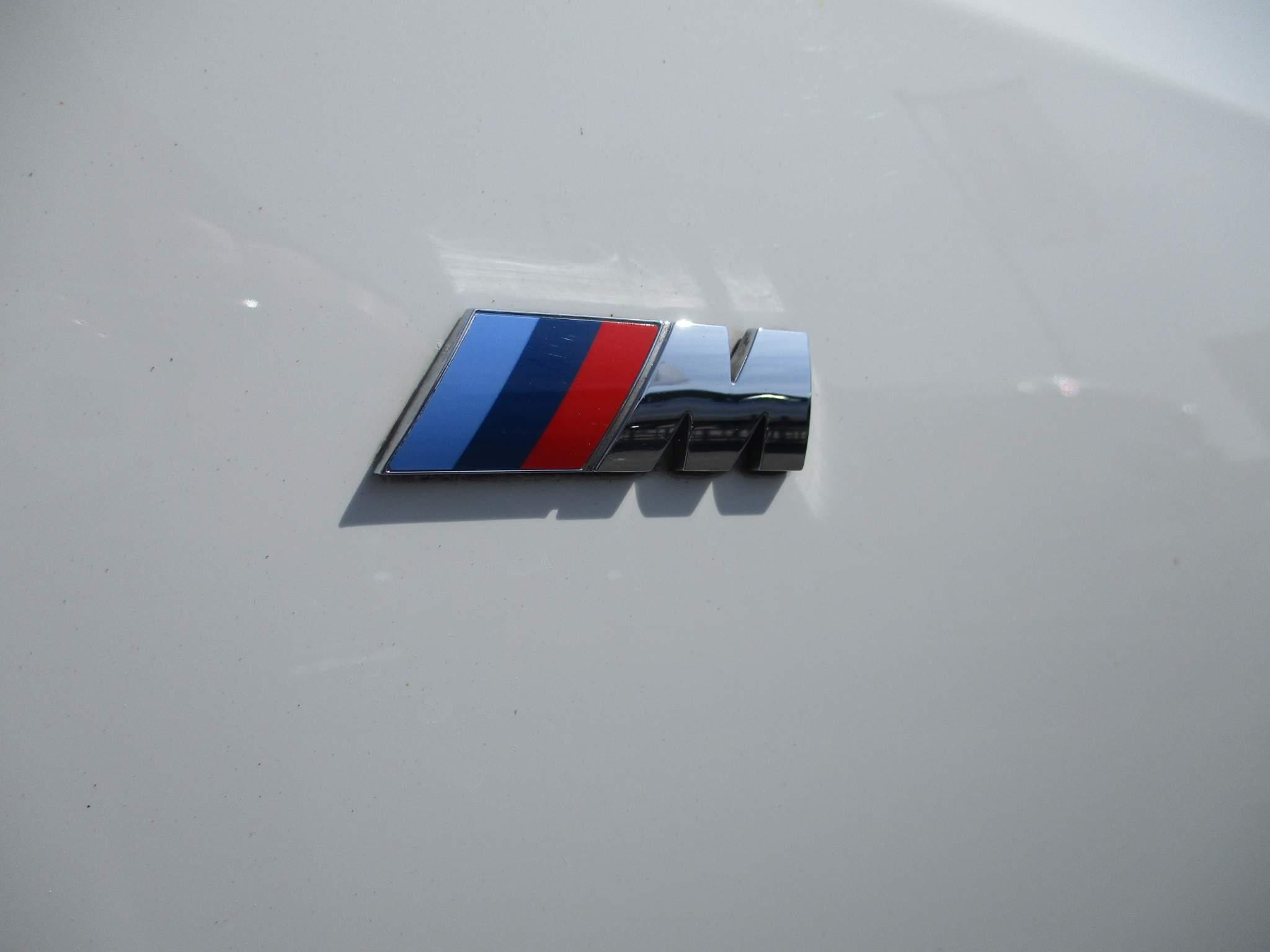 BMW 3 Series Image 16