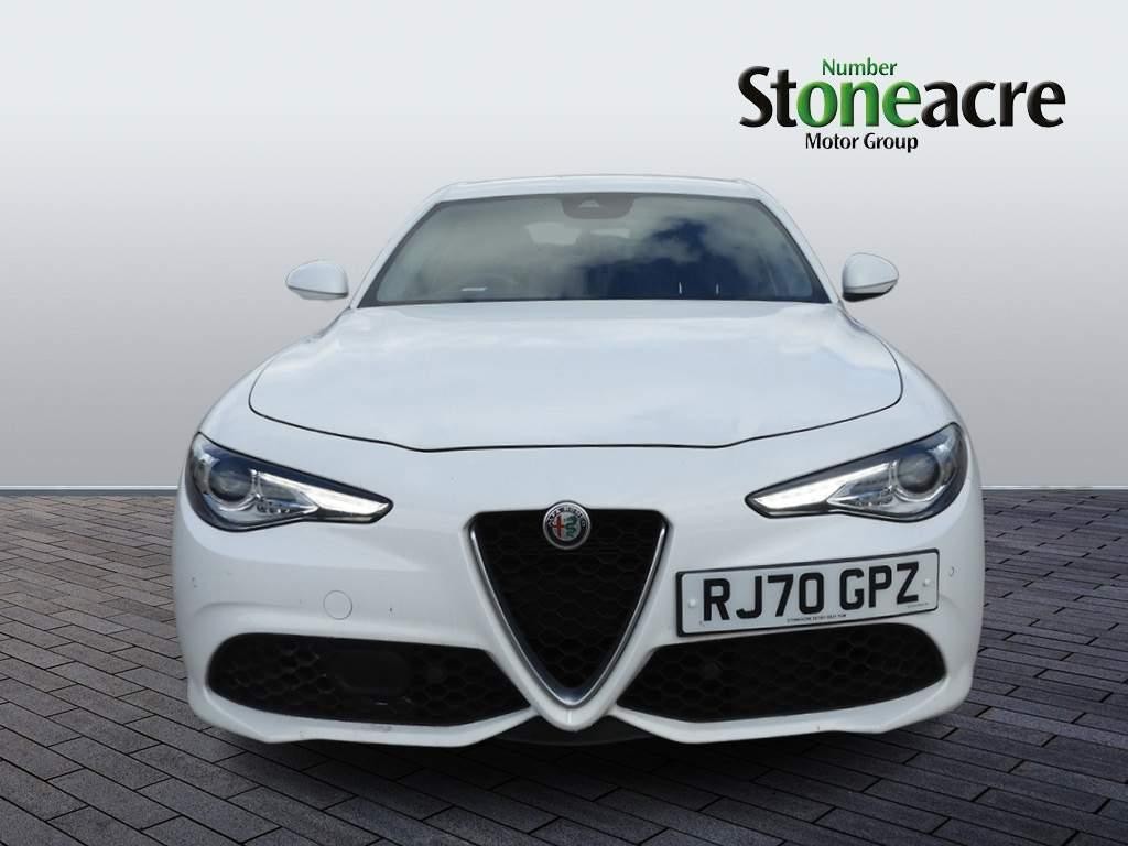 Alfa Romeo Giulia Image 8