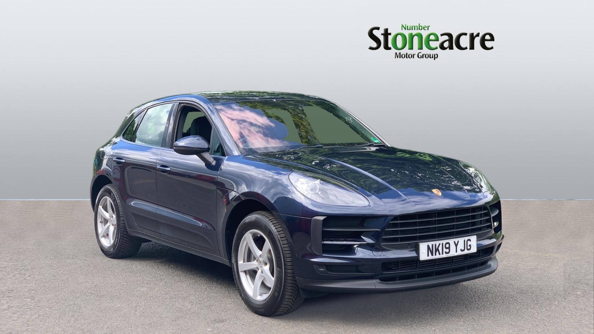 Porsche Macan Image 1