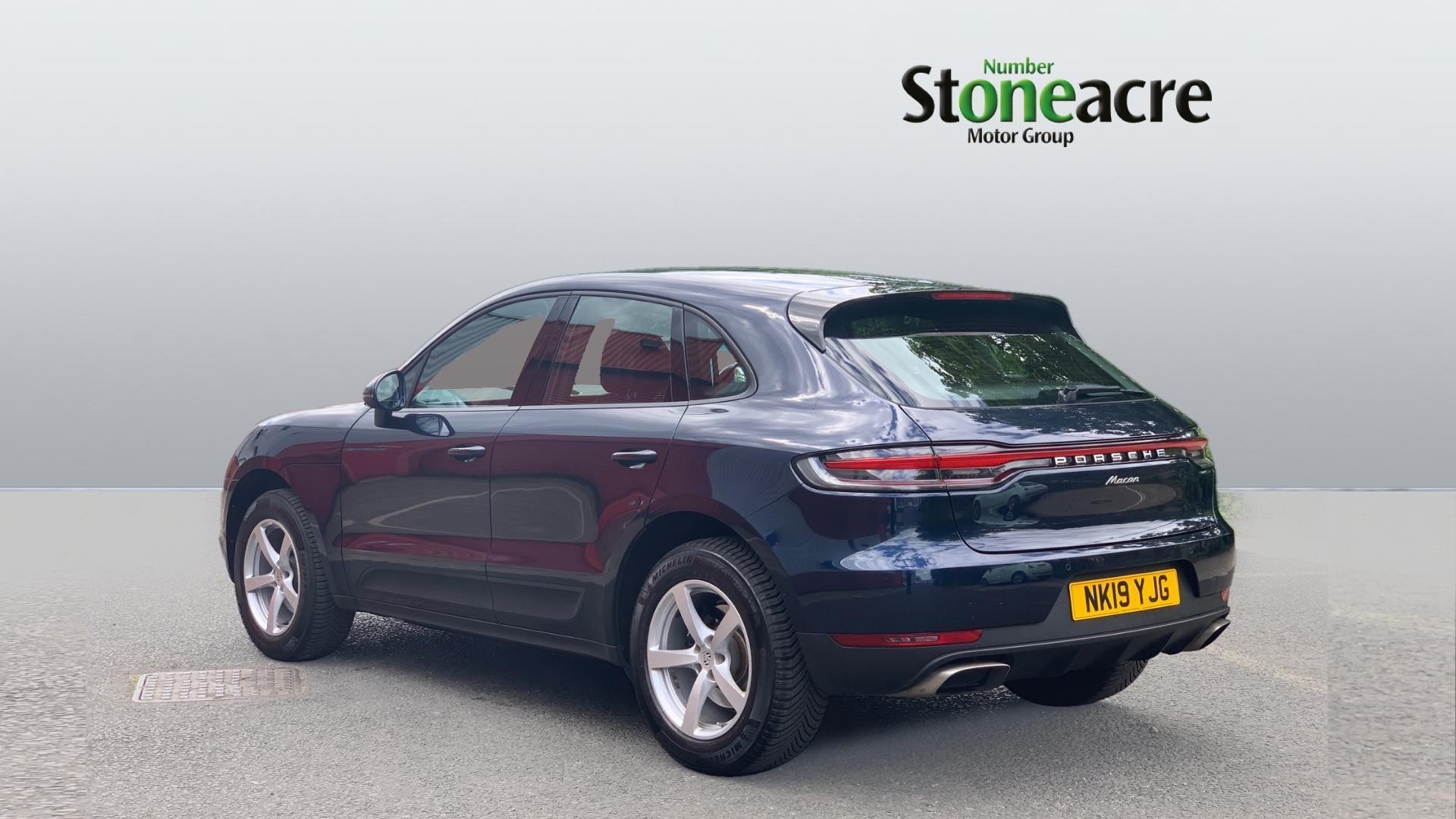 Porsche Macan Image 2