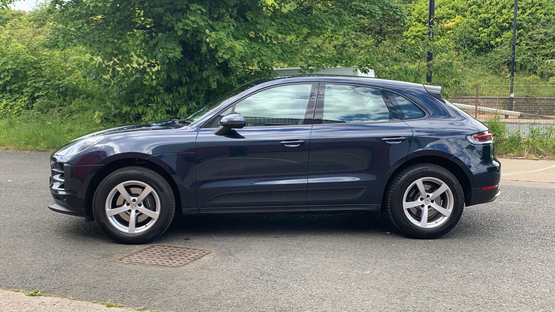 Porsche Macan Image 8