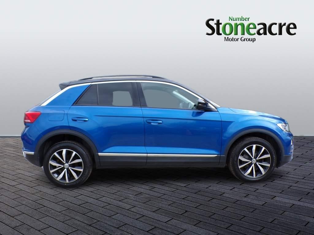 Volkswagen T-Roc Image 2