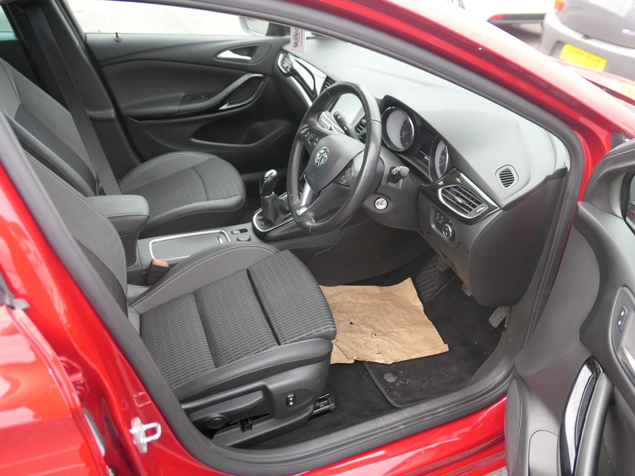 Vauxhall Astra Image 11