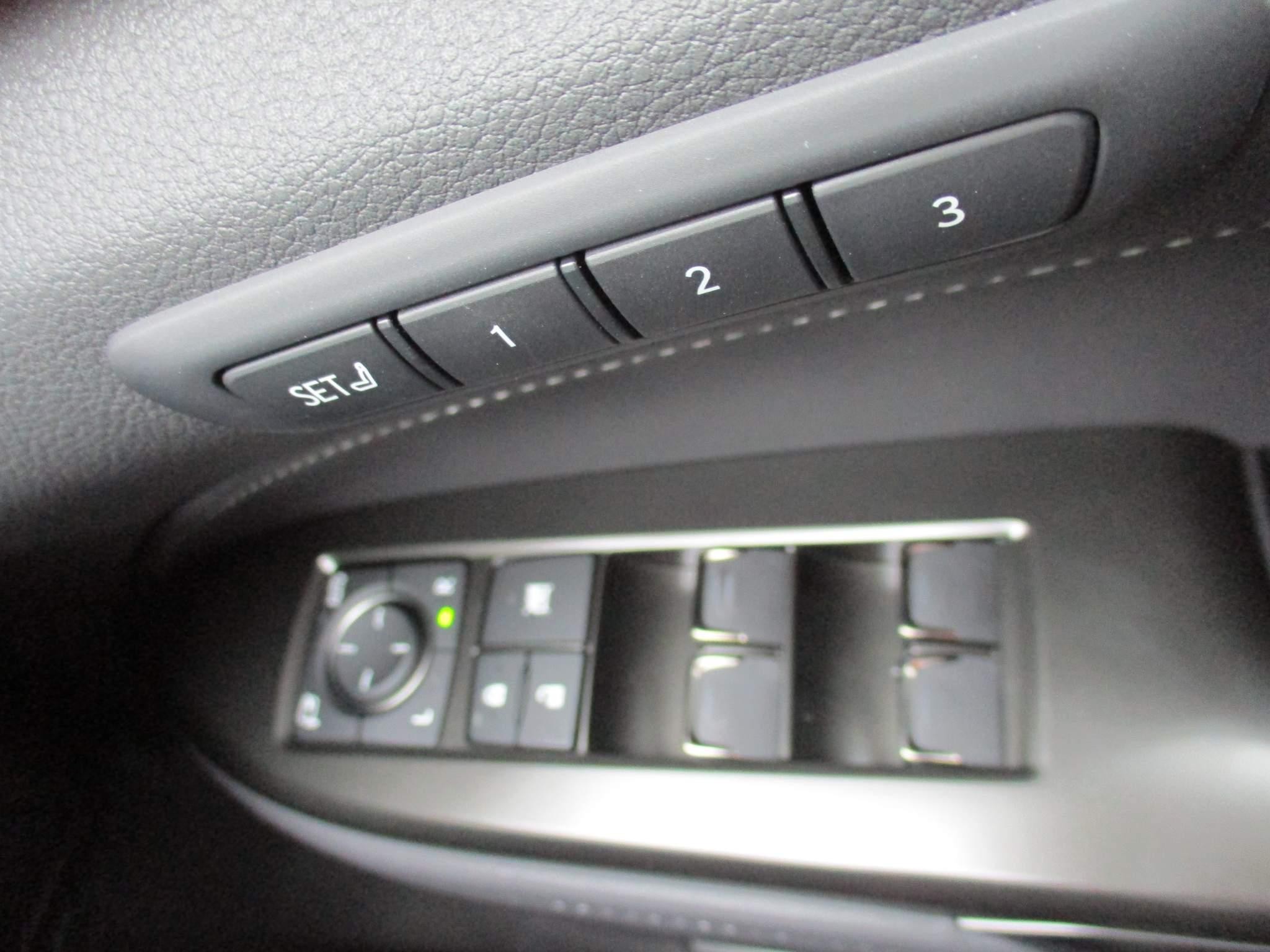 Lexus NX Self-Charging Hybrid Image 32