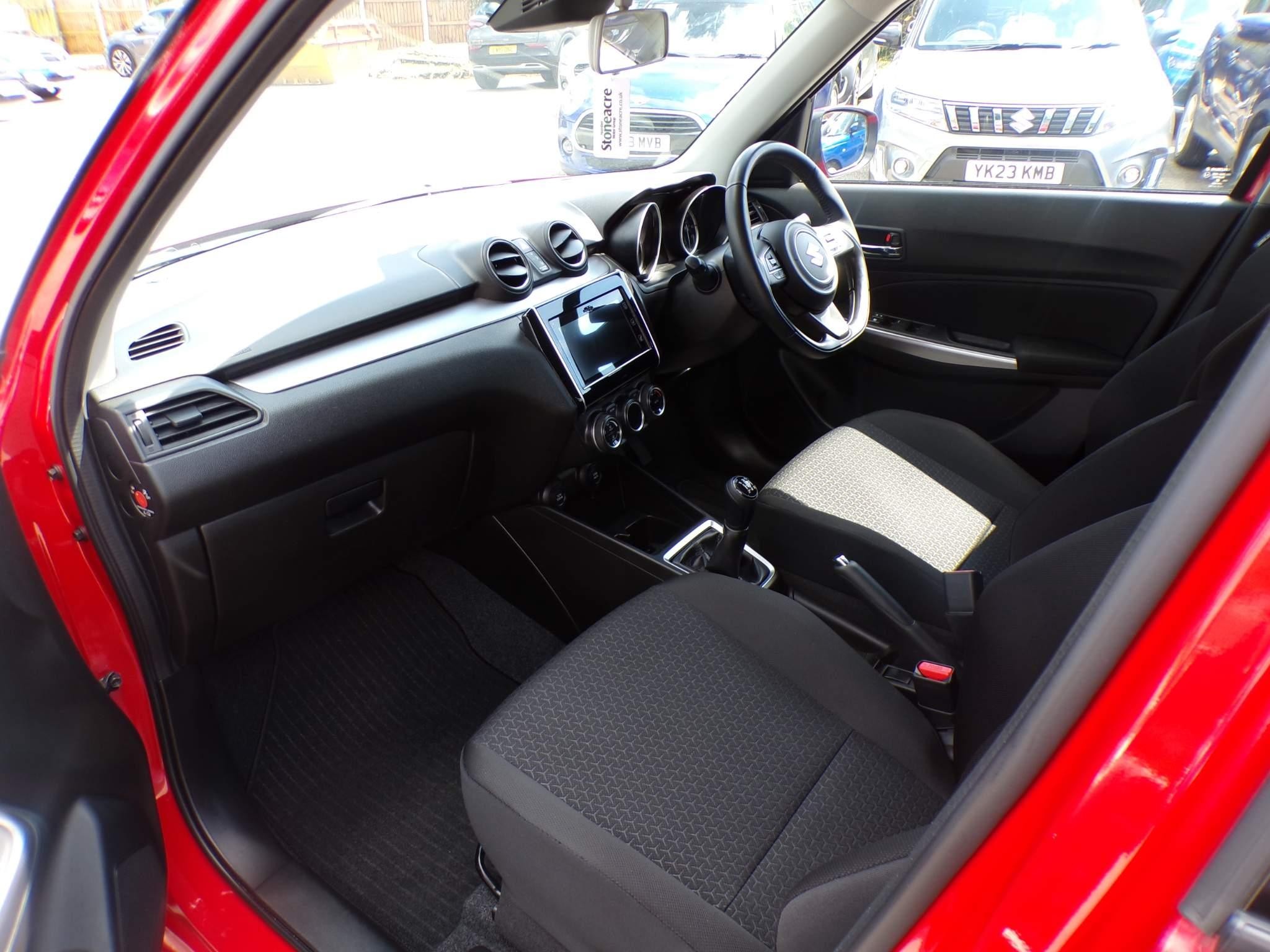 Suzuki Swift Image 22