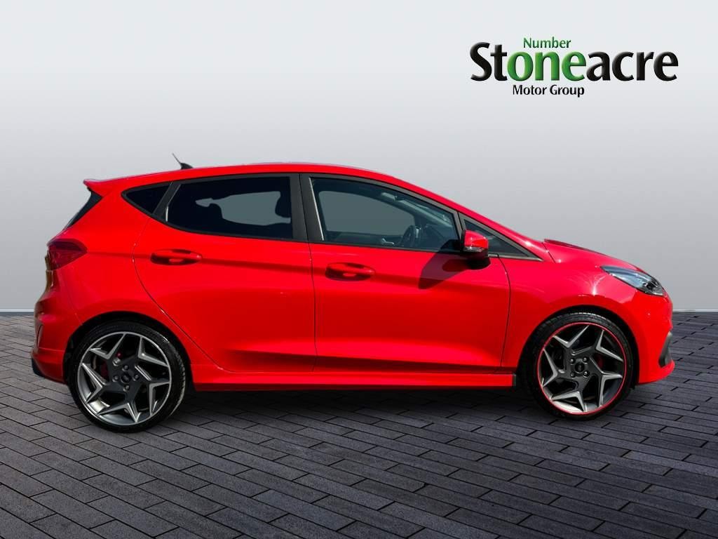 Ford Fiesta Image 2