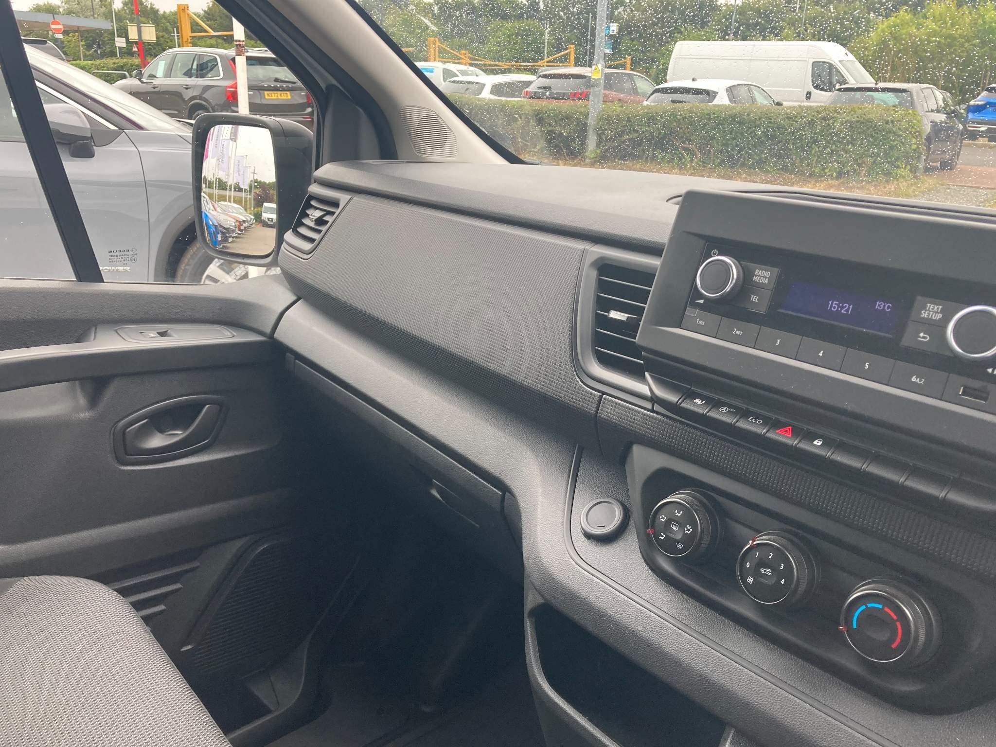 Renault Trafic Image 20