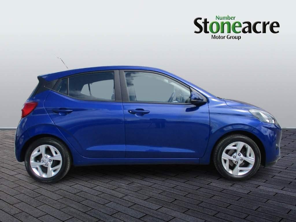 Hyundai i10 Image 2