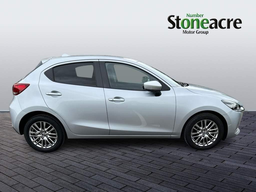 Mazda Mazda2 Image 2