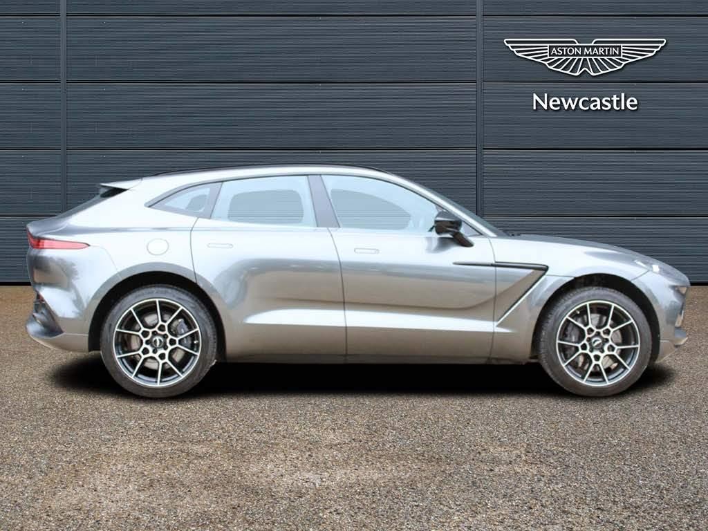 Aston Martin DBX Image 14