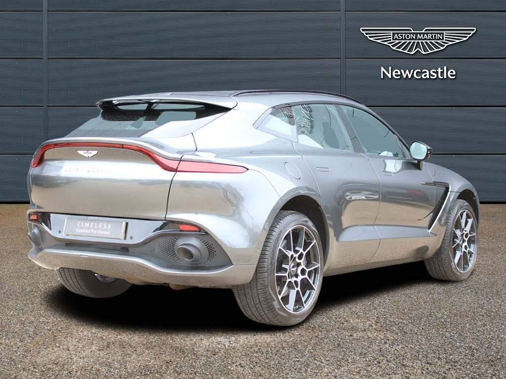 Aston Martin DBX Image 15