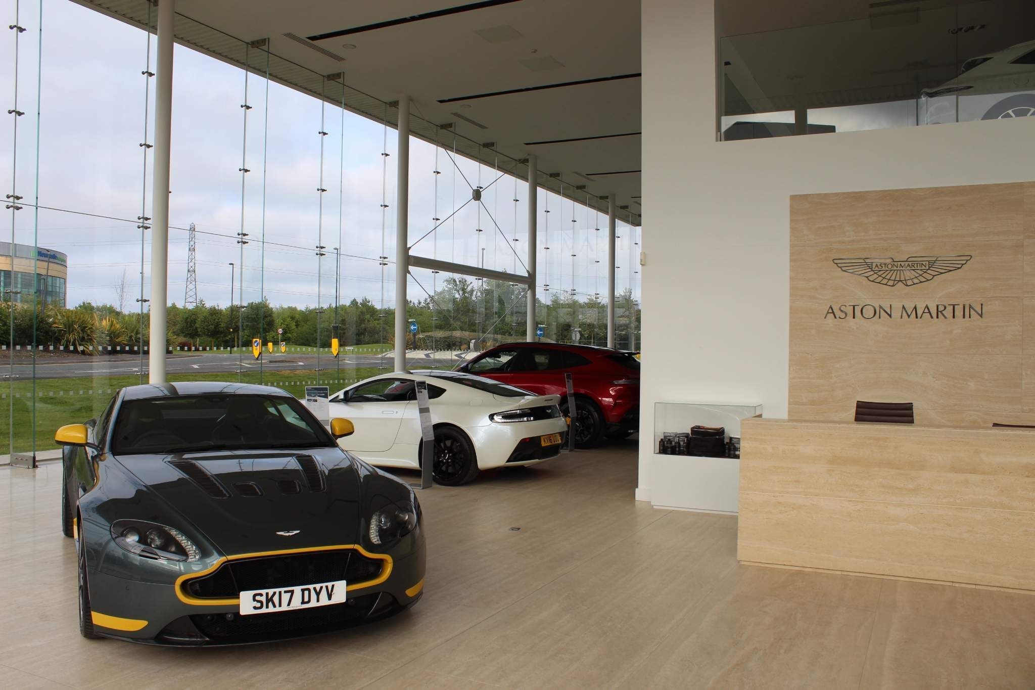 Aston Martin DBX Image 35