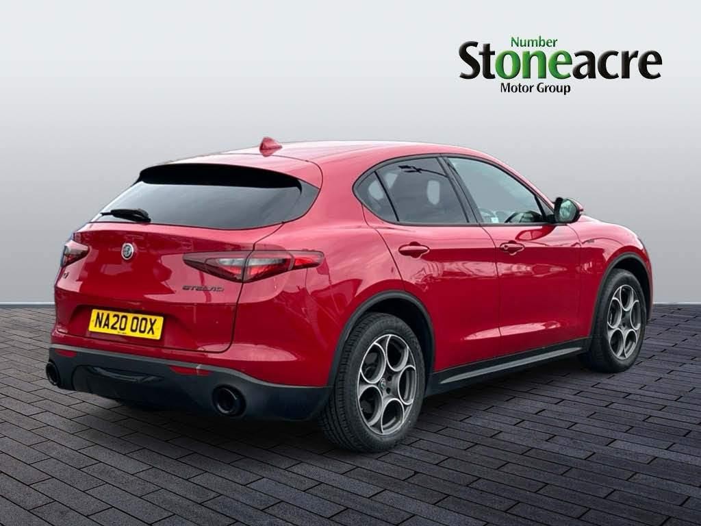 Alfa Romeo Stelvio Image 3