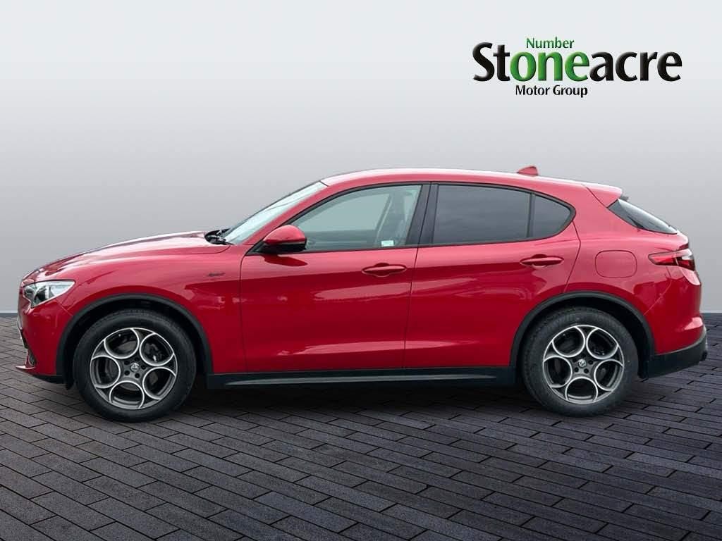 Alfa Romeo Stelvio Image 6