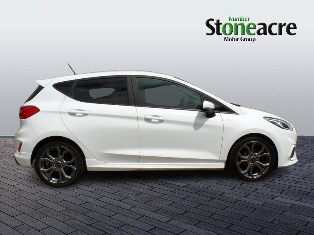 Ford Fiesta Image 2