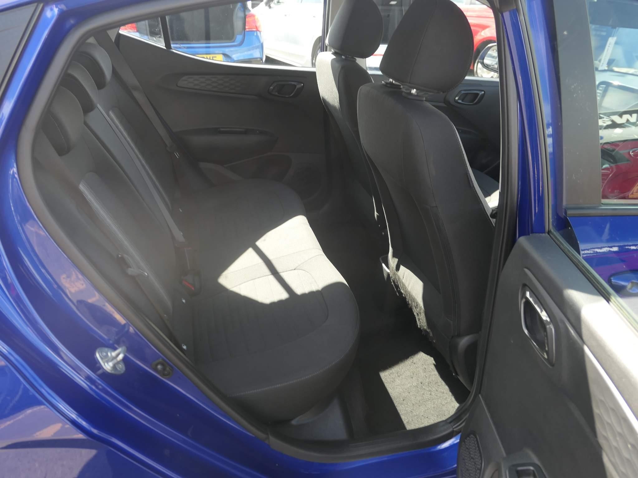 Hyundai i10 Image 9