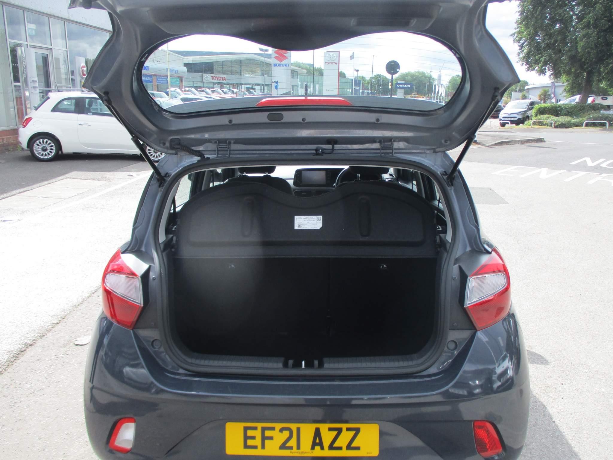 Hyundai i10 Image 10