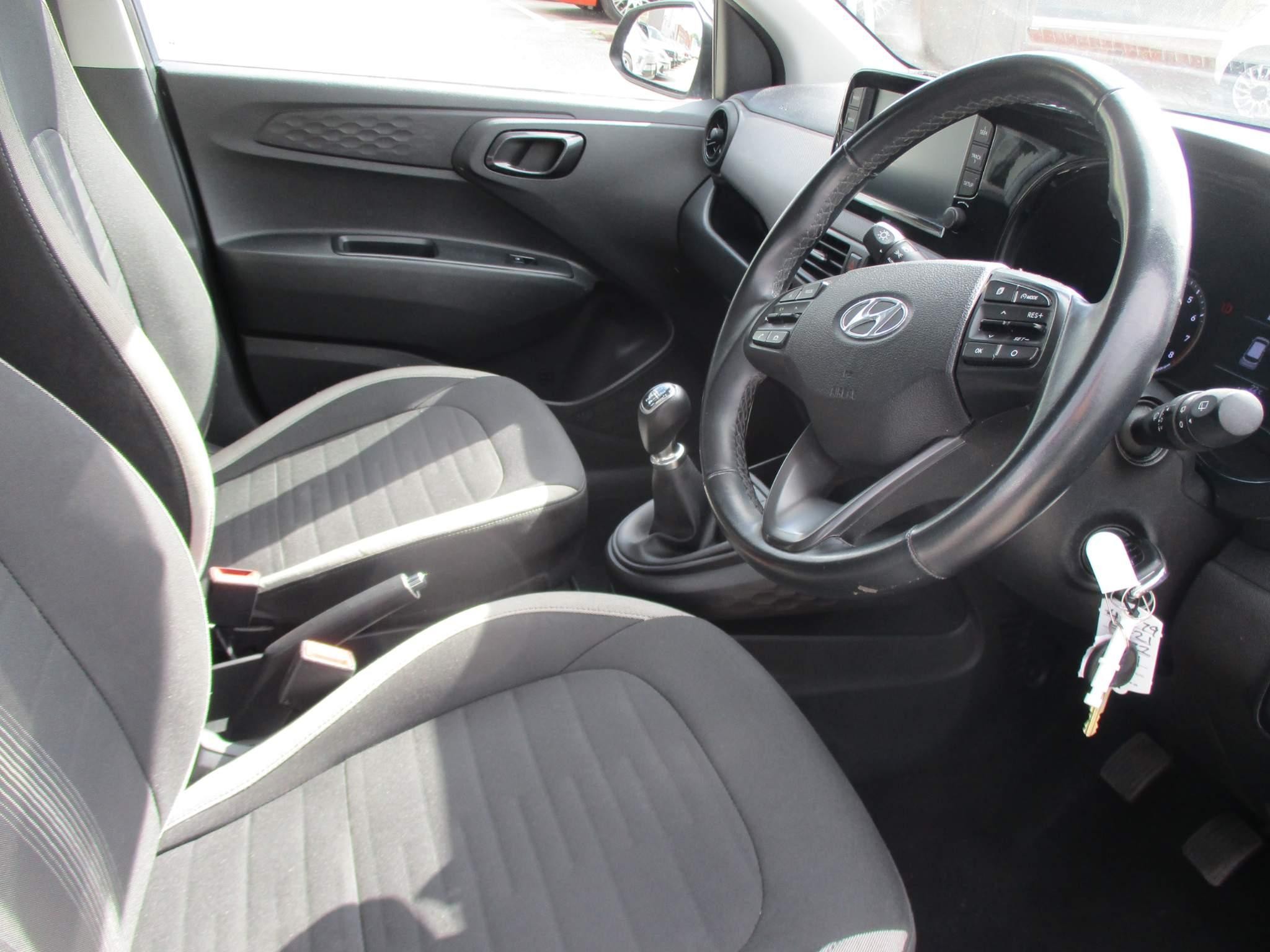 Hyundai i10 Image 11