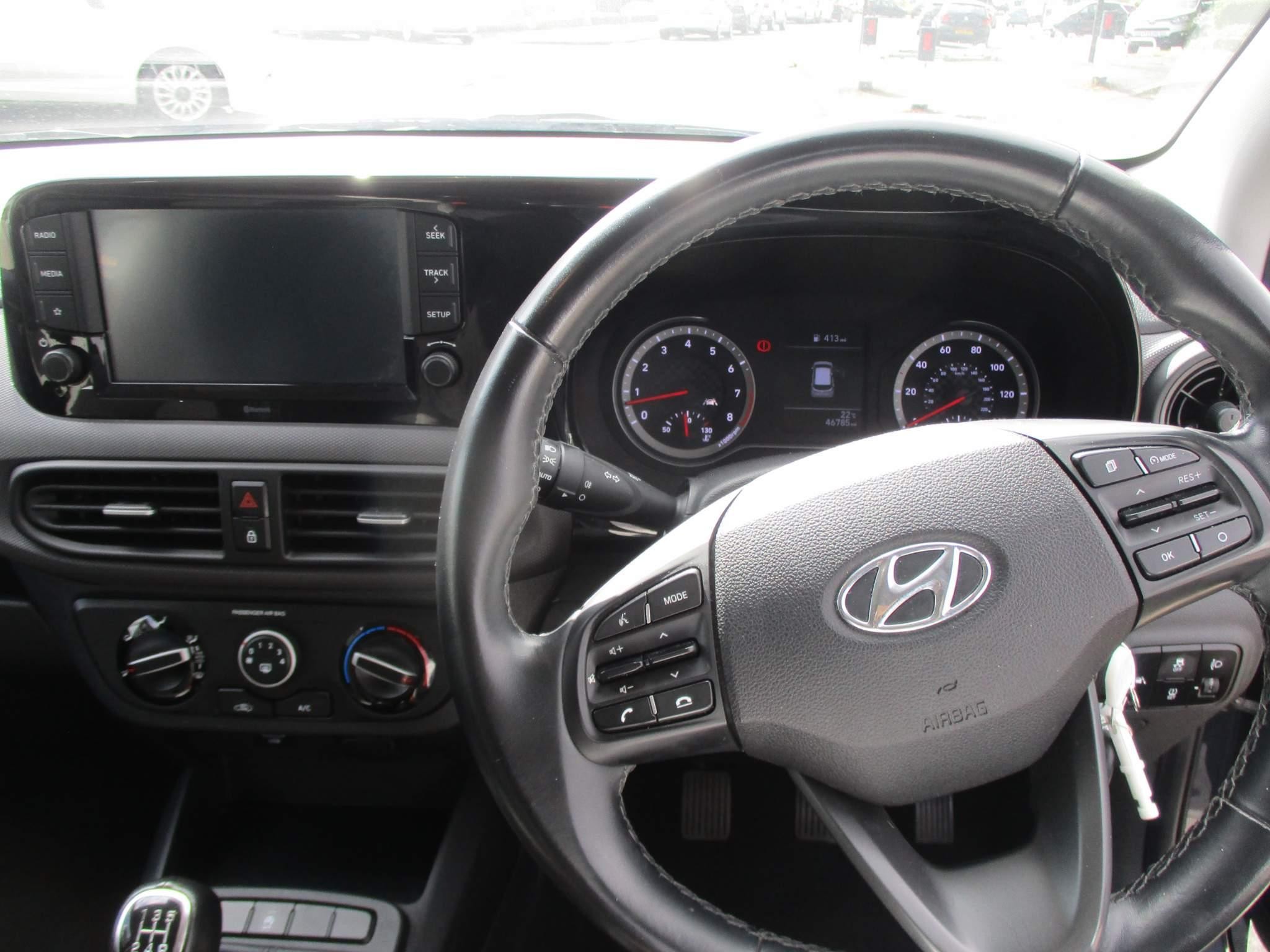 Hyundai i10 Image 12