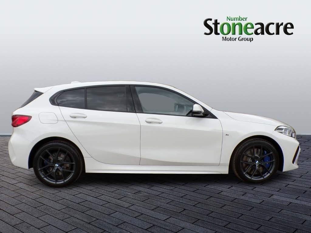 BMW 1 Series Image 2