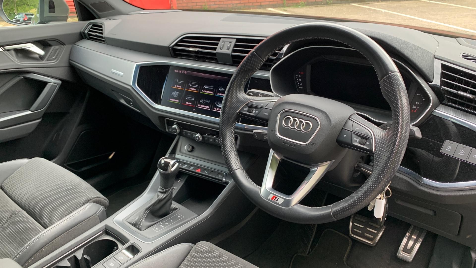 Audi Q3 Image 5