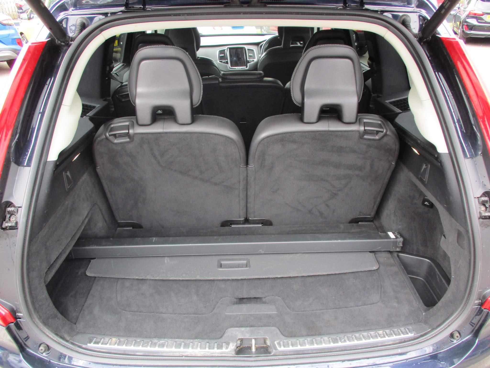 Volvo XC90 Image 11