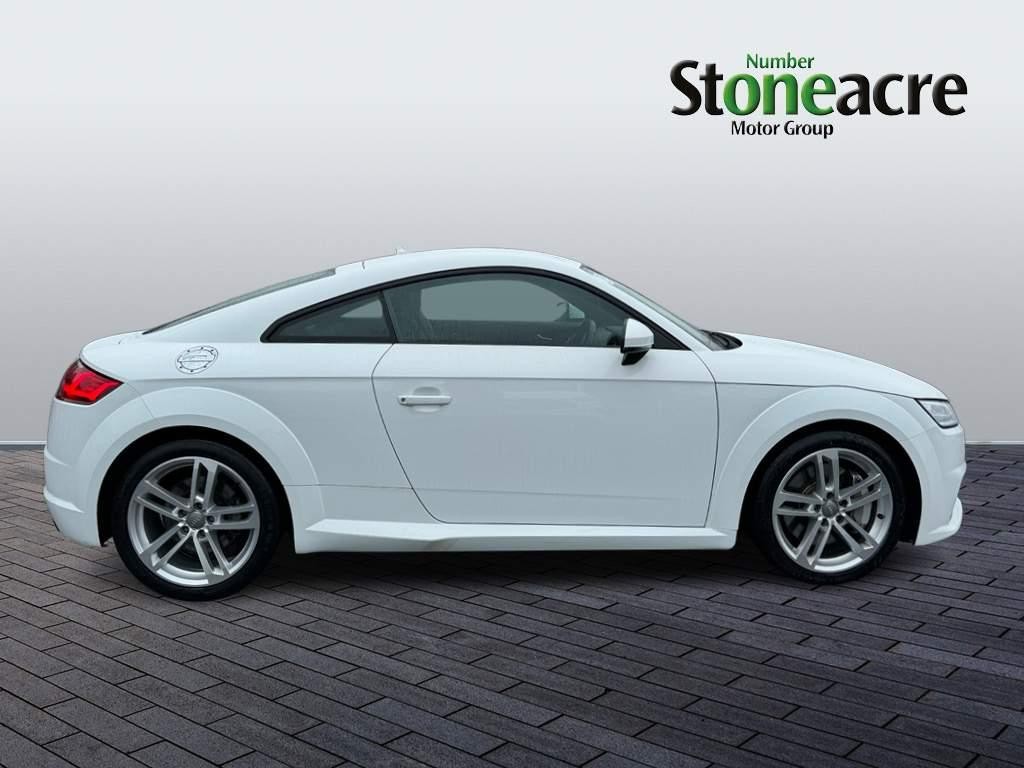 Audi TT Image 2