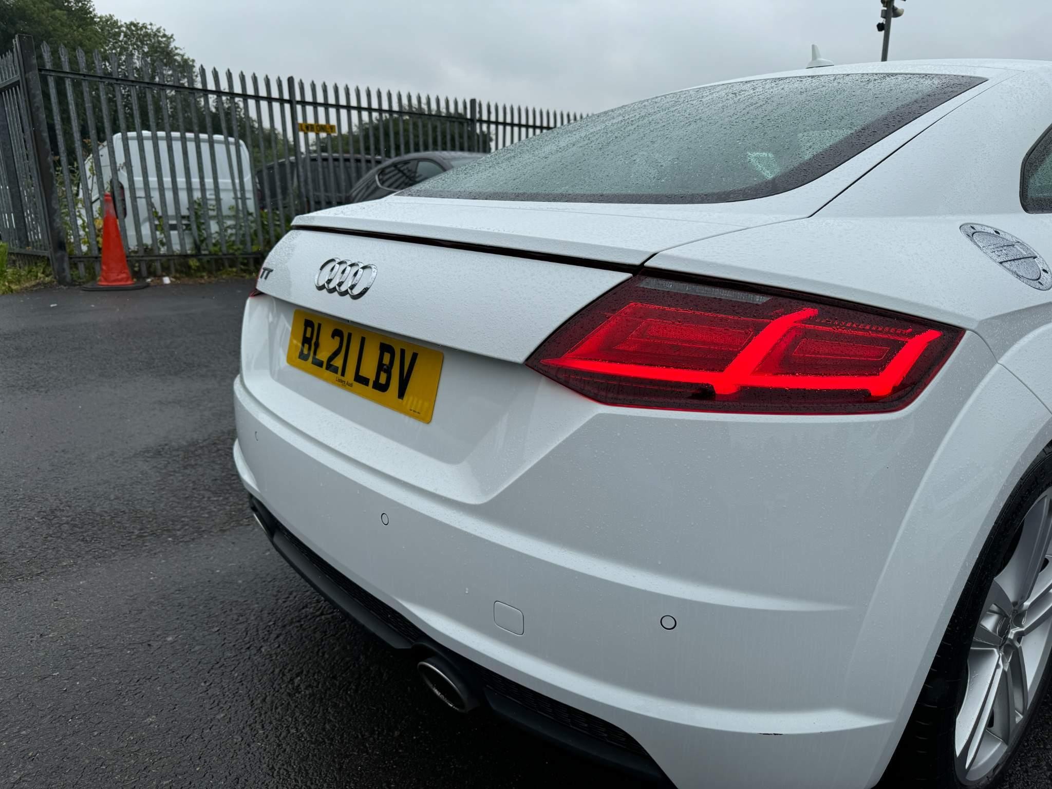 Audi TT Image 46