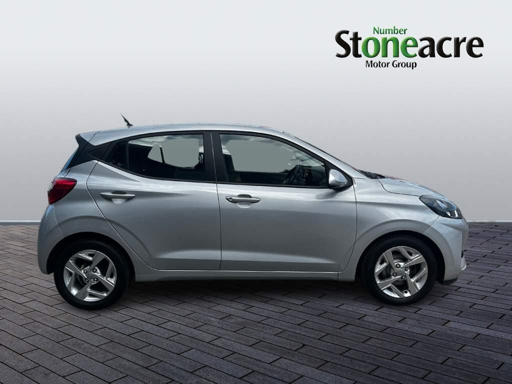 Hyundai i10 Image 2