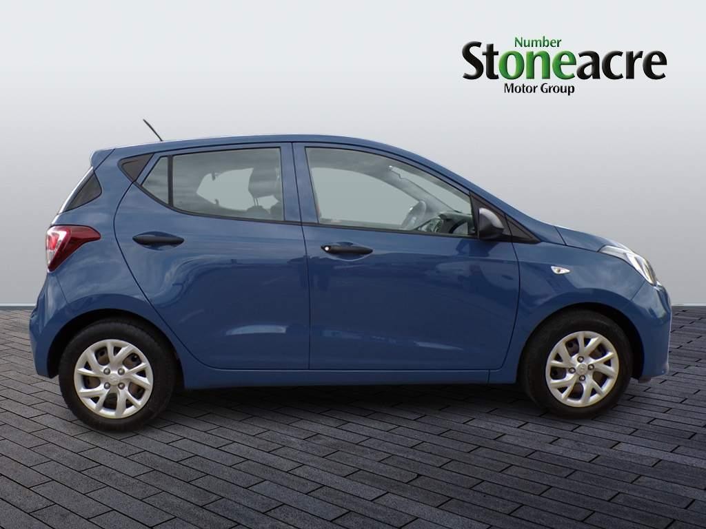 Hyundai i10 Image 2