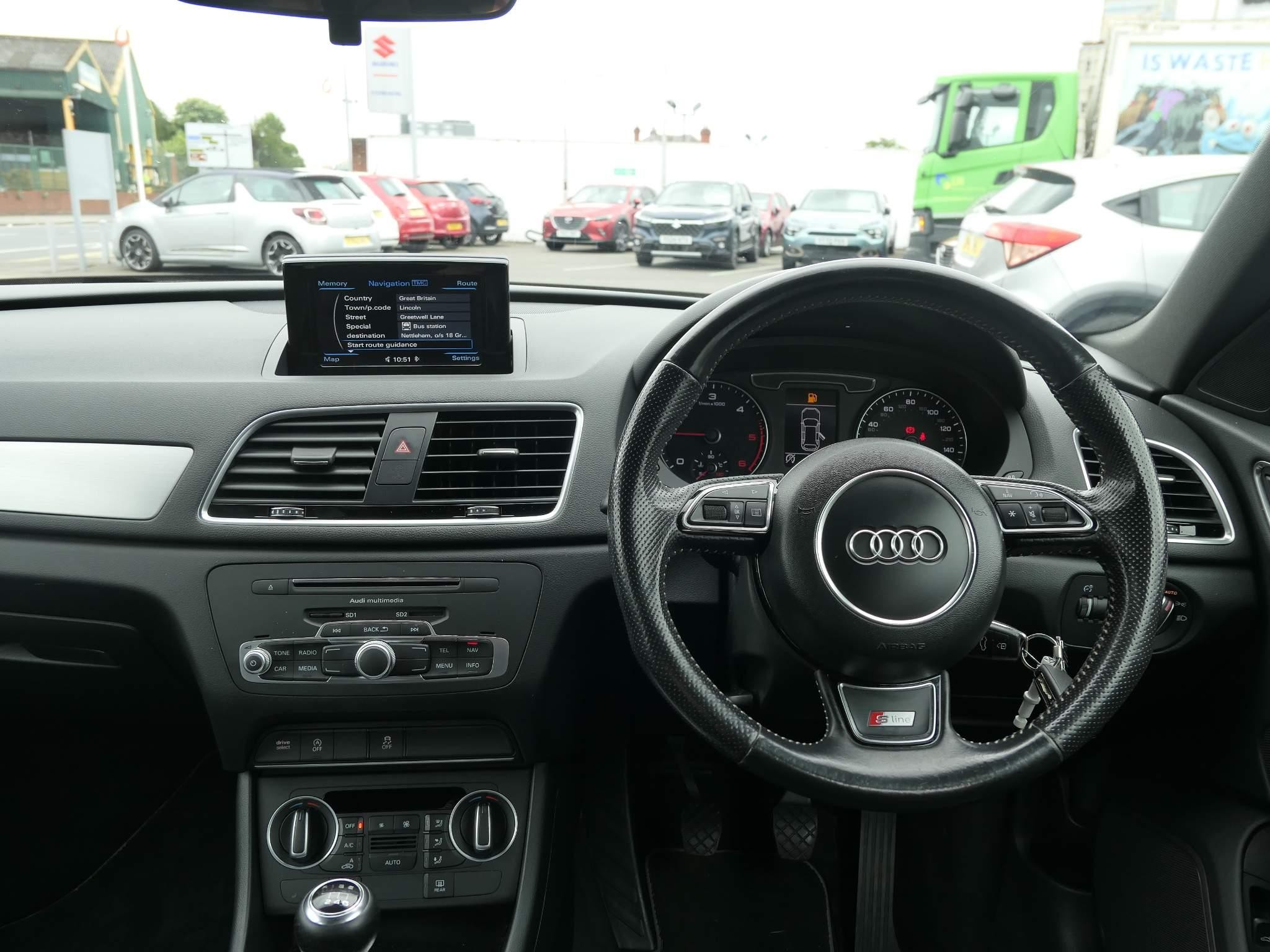 Audi Q3 Image 9