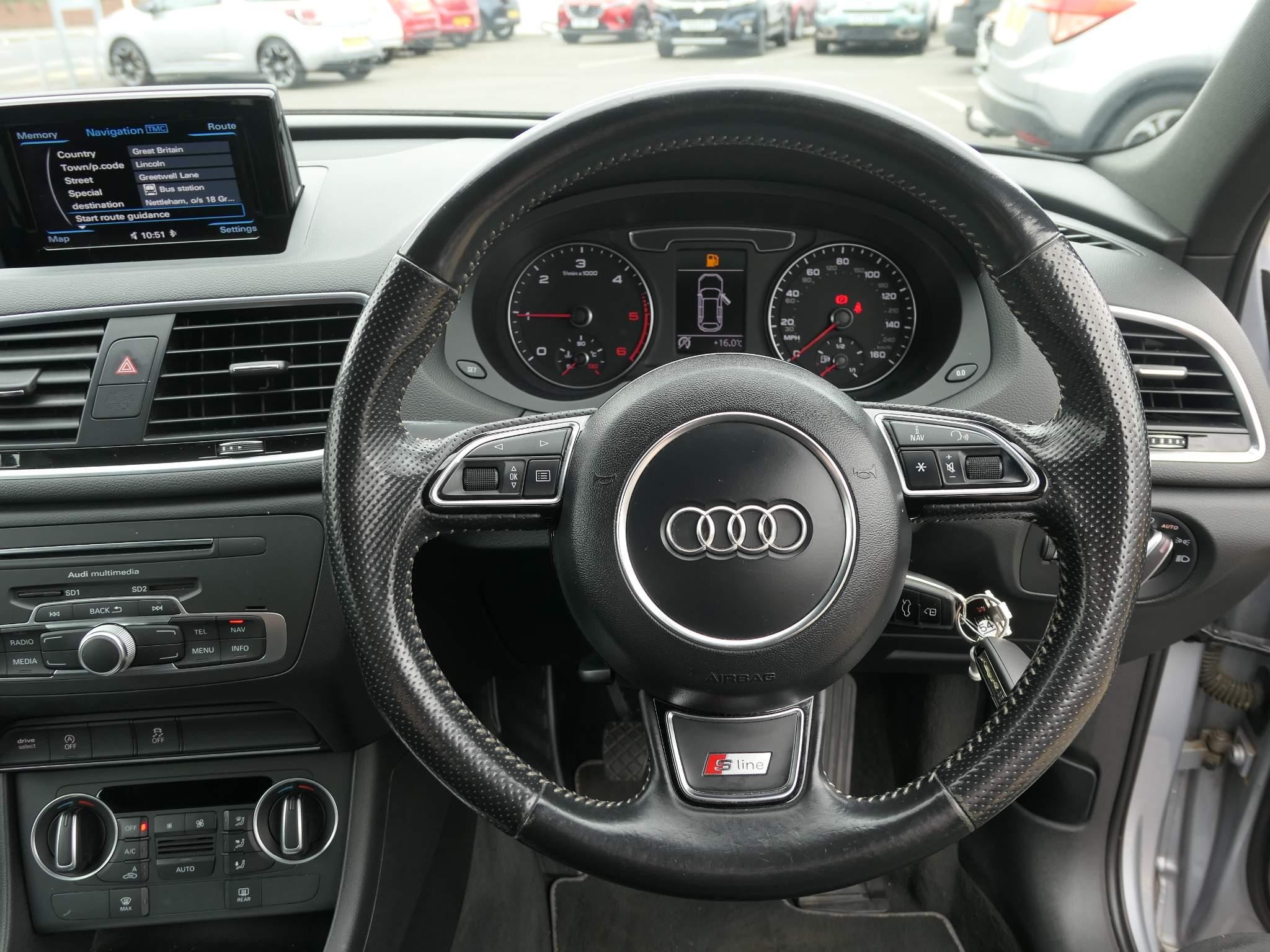 Audi Q3 Image 11