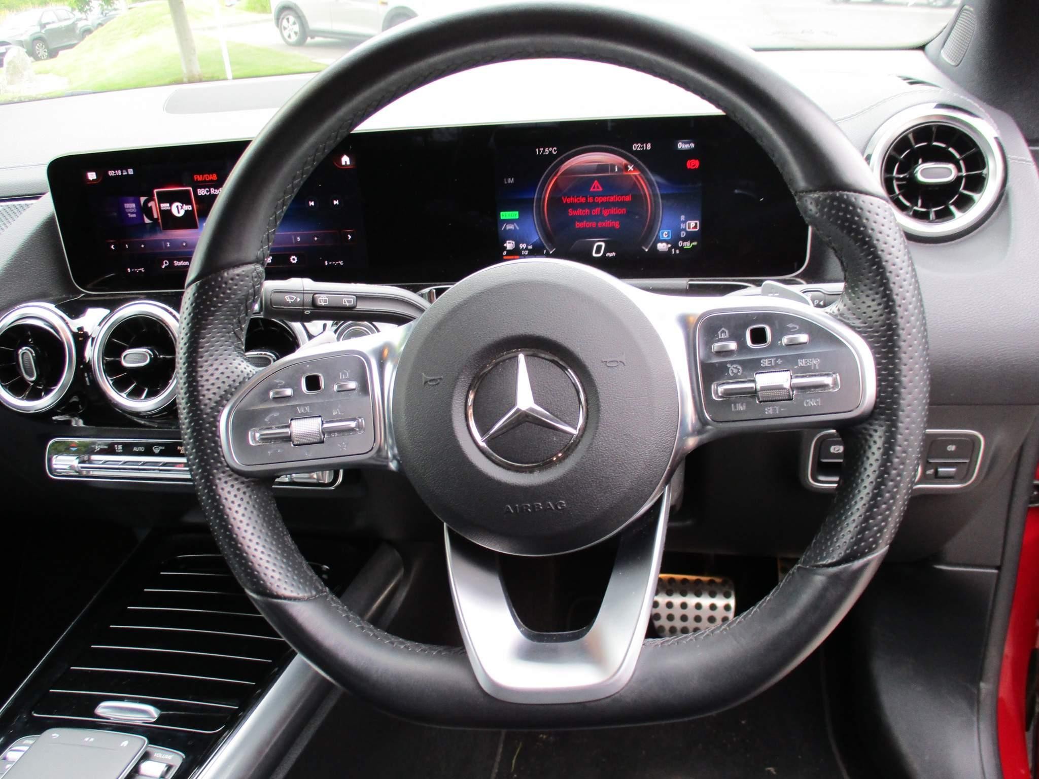 Mercedes-Benz GLA Image 14