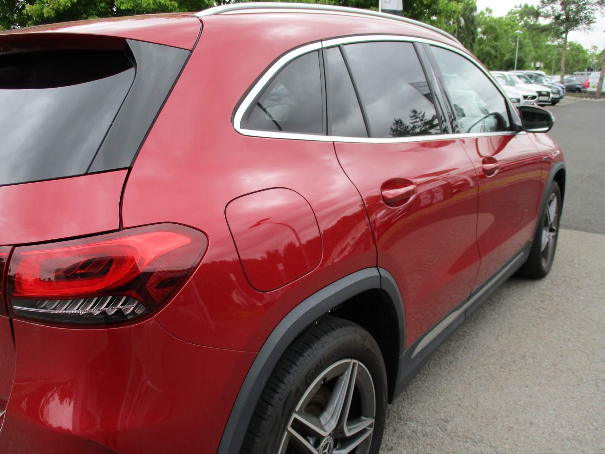 Mercedes-Benz GLA Image 40