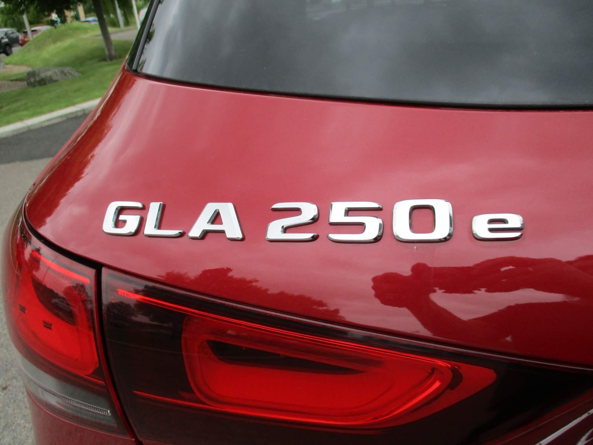 Mercedes-Benz GLA Image 45