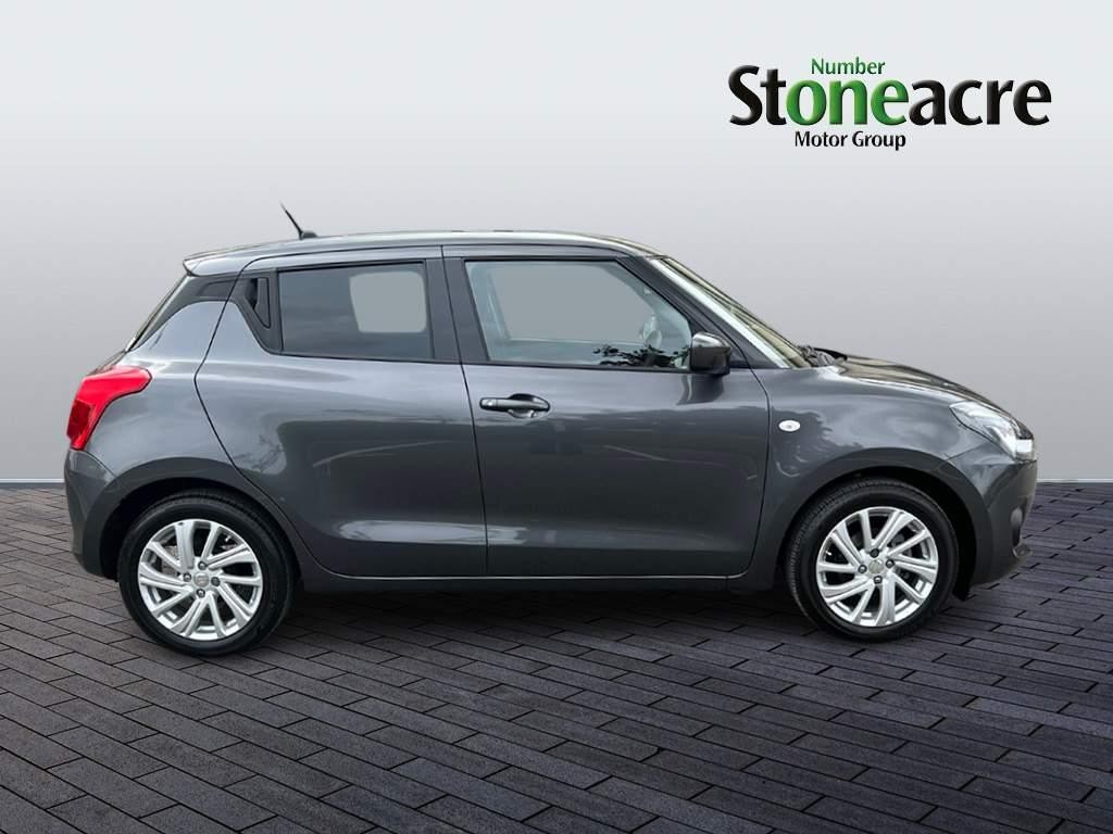 Suzuki Swift Image 2